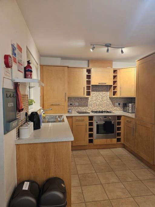 The Park View, 2 Bedroom House เคิร์กคาลดี ภายนอก รูปภาพ