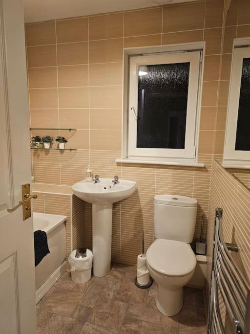 The Park View, 2 Bedroom House เคิร์กคาลดี ภายนอก รูปภาพ