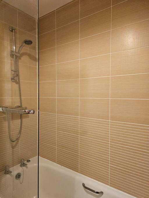 The Park View, 2 Bedroom House เคิร์กคาลดี ภายนอก รูปภาพ
